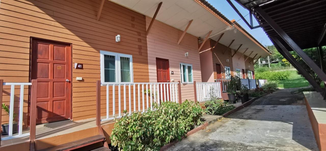 Baan Pordee Homestay Phayayen Luaran gambar