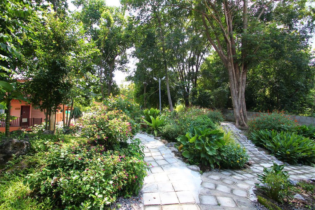 Baan Pordee Homestay Phayayen Luaran gambar